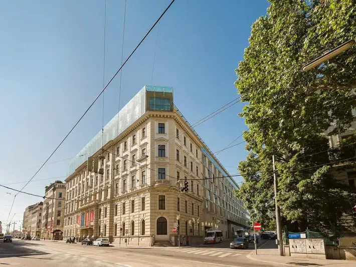 Das zentral gelegene Hotel Savoyen in Wien mit denkmalgeschützter Fassade.