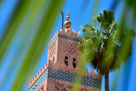 Das Minarett der Koutoubia-Moschee in Marrakesch.