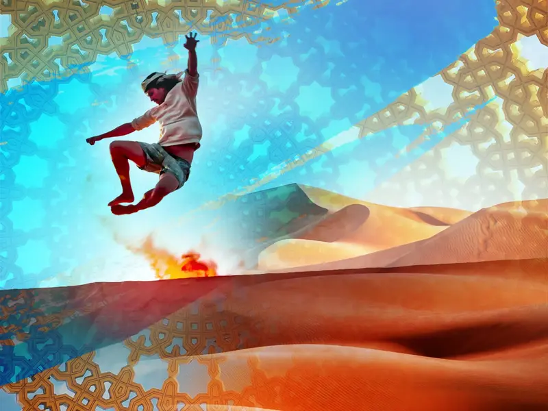 Fotocollage eines Mannes, der voller Energie über eine Sanddüne in der Wahiba-Wüste im Oman springt, mit orientalischen Ornamenten.