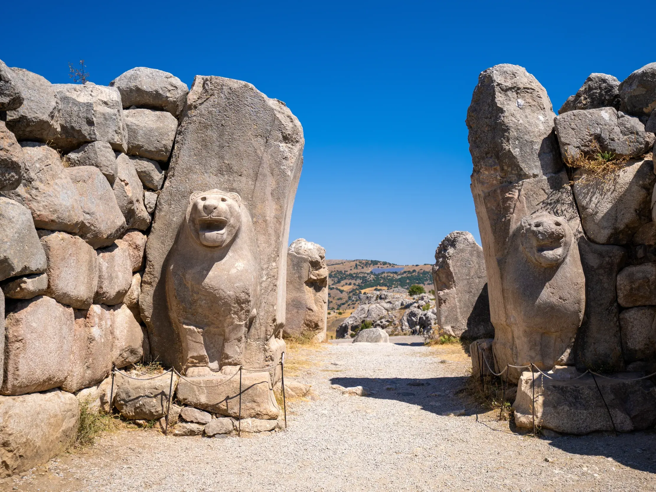Das berühmte Löwentor der hethitischen Hauptstadt Hattusa, eine UNESCO-Welterbestätte aus der Bronzezeit in Anatolien.