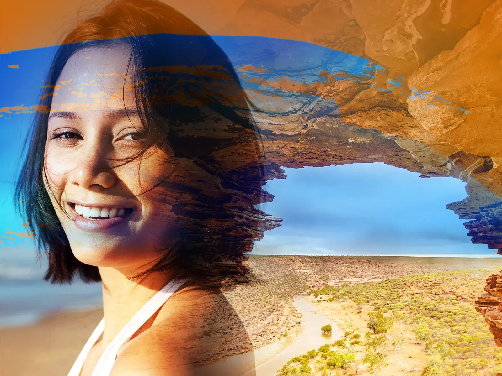 Junge Frau lächelt auf einer Studienreise, überlagert mit der Ansicht eines Felsbogens im weiten Outback Australiens.